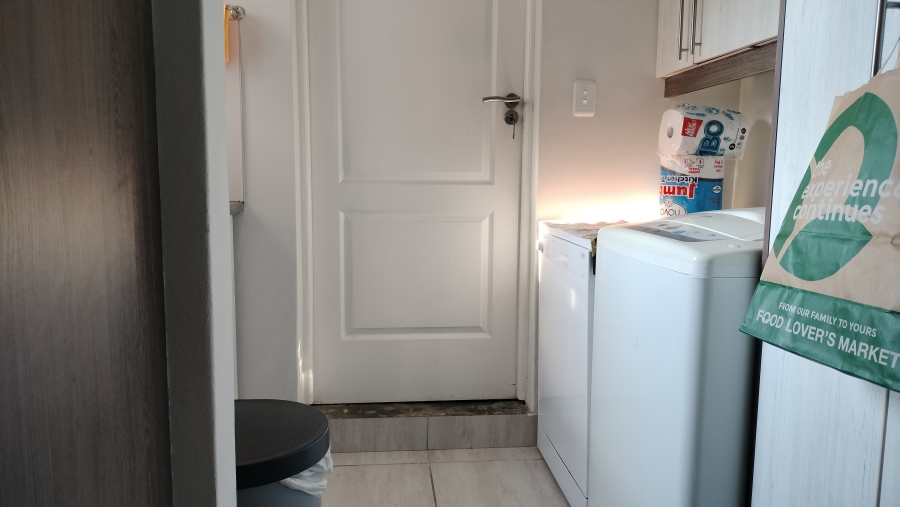 3 Bedroom Property for Sale in Fraaiuitsig Western Cape